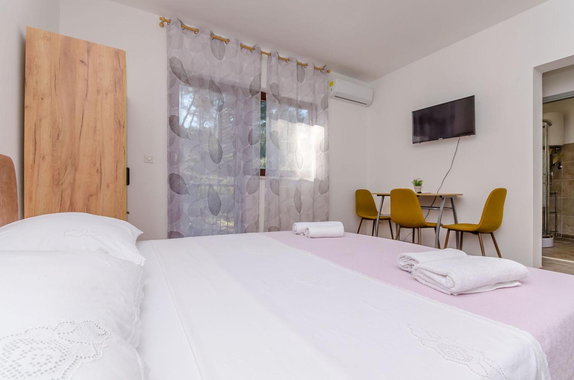 Apartments Tabak โตรกีร์ ภายนอก รูปภาพ
