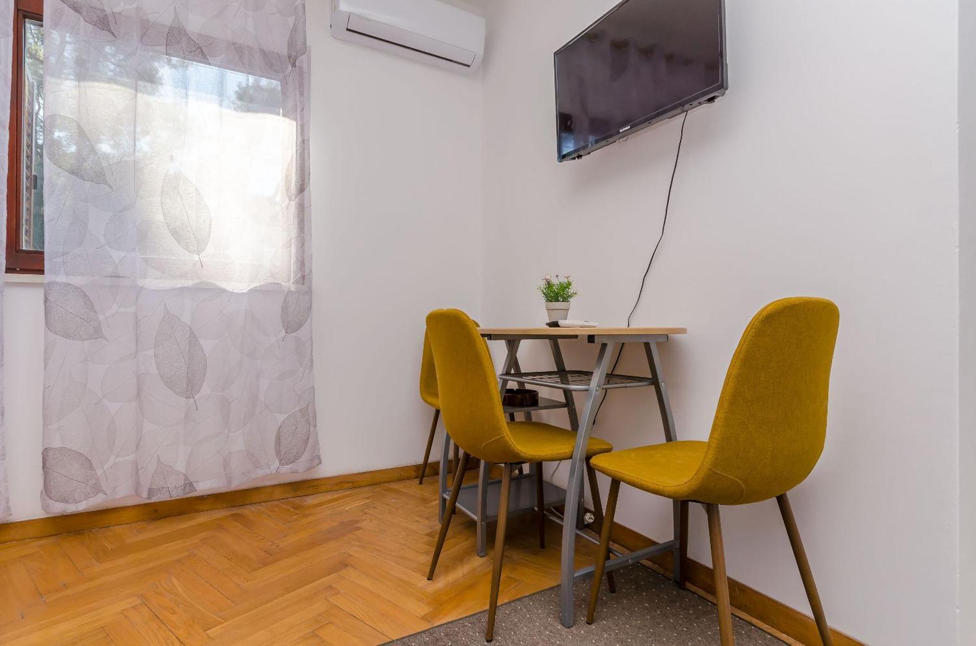 Apartments Tabak โตรกีร์ ภายนอก รูปภาพ