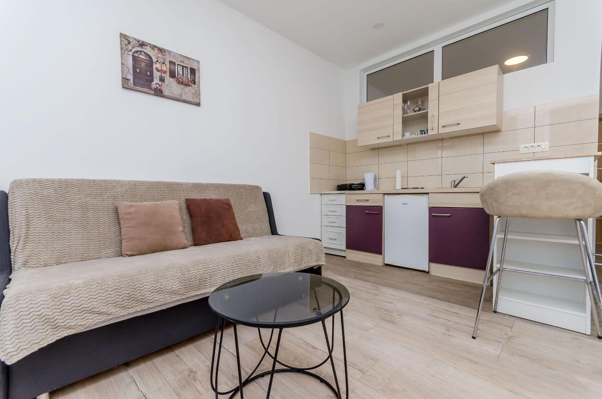 Apartments Tabak โตรกีร์ ภายนอก รูปภาพ