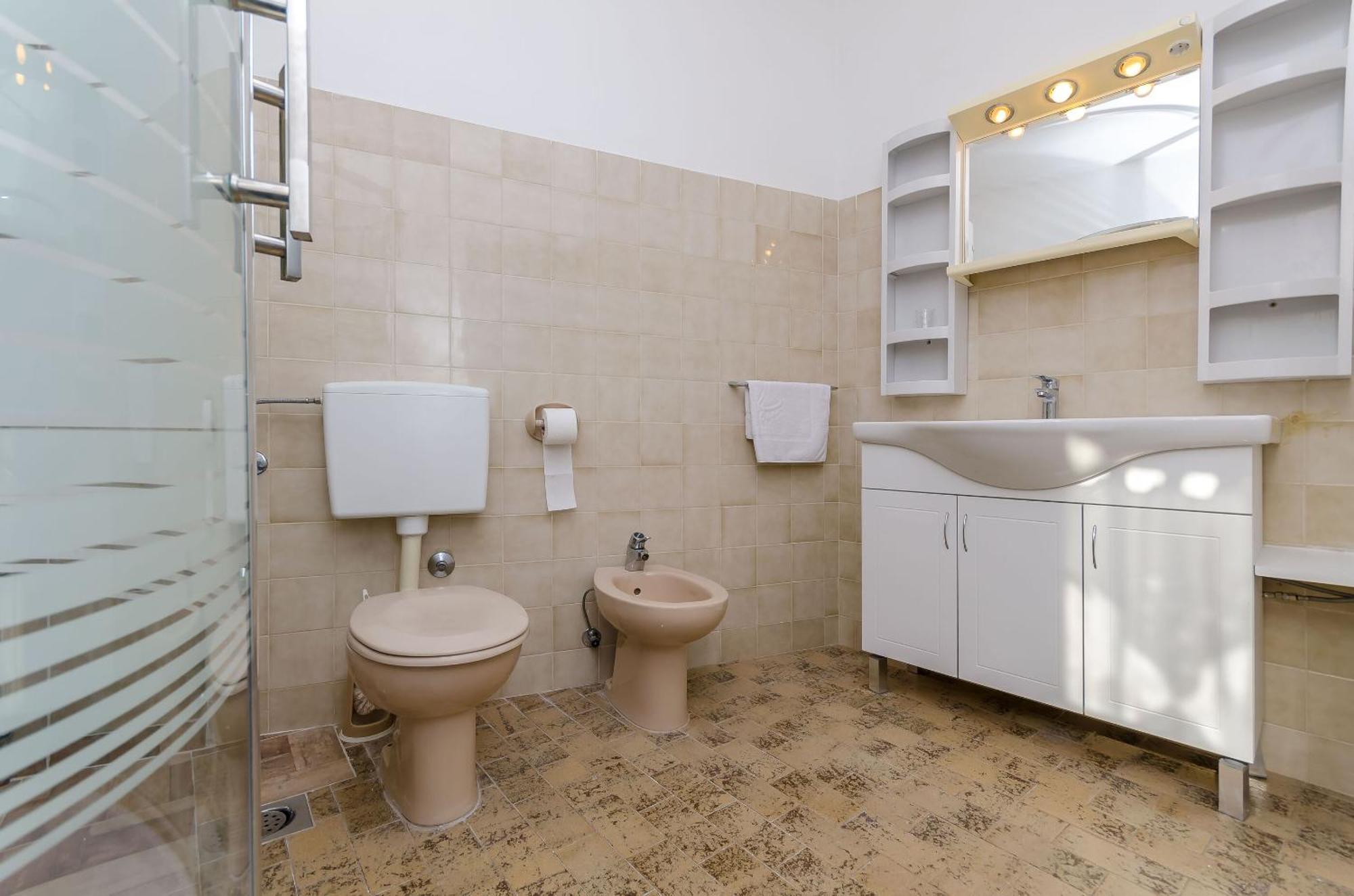 Apartments Tabak โตรกีร์ ภายนอก รูปภาพ