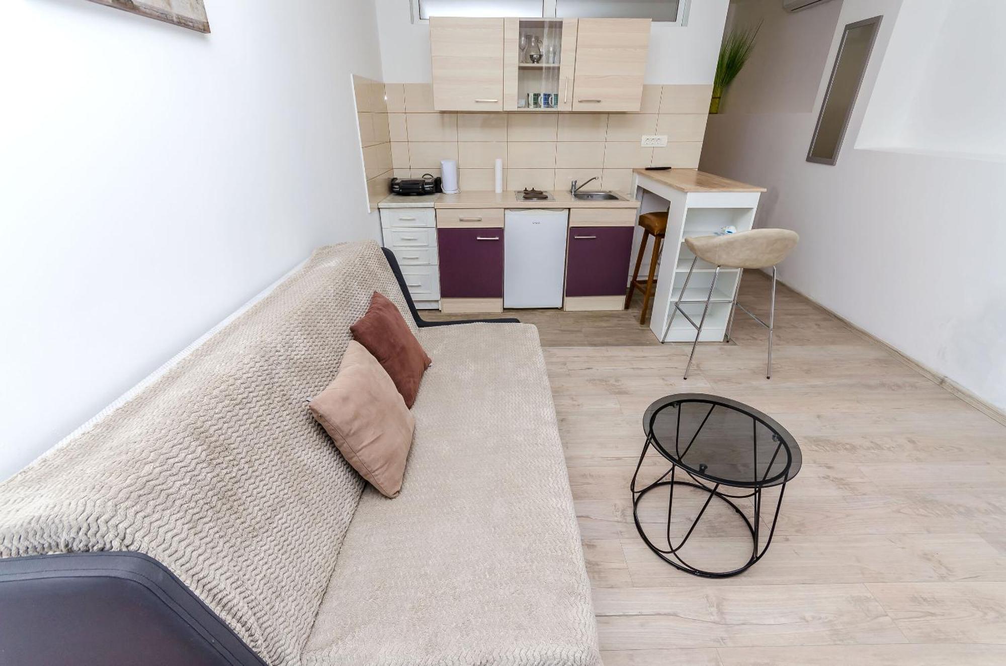 Apartments Tabak โตรกีร์ ภายนอก รูปภาพ