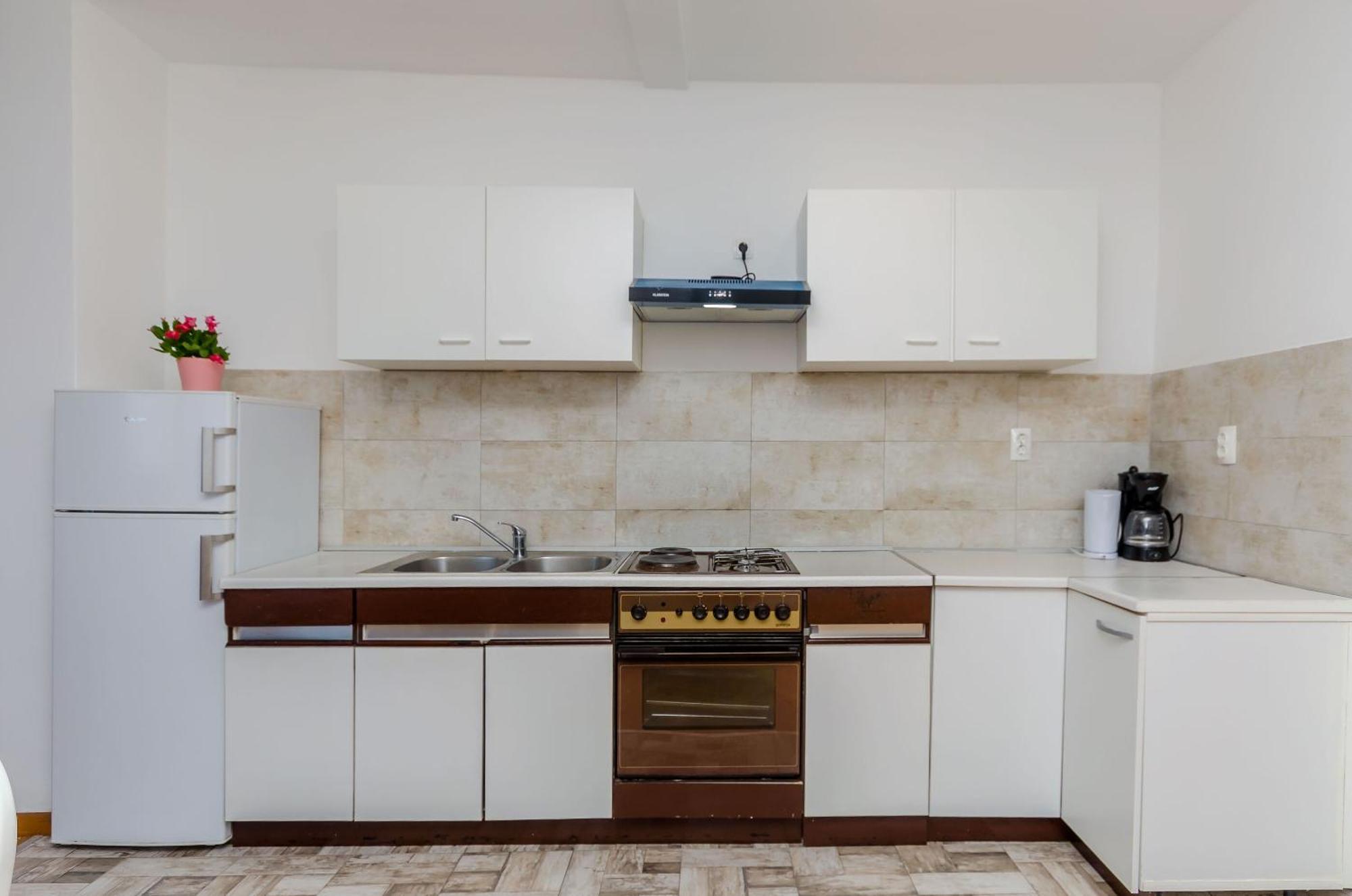 Apartments Tabak โตรกีร์ ภายนอก รูปภาพ