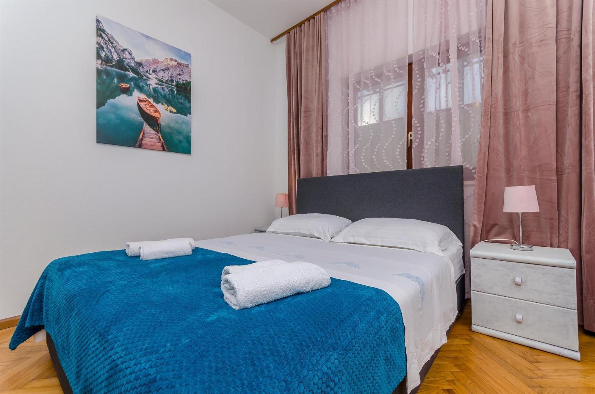 Apartments Tabak โตรกีร์ ภายนอก รูปภาพ