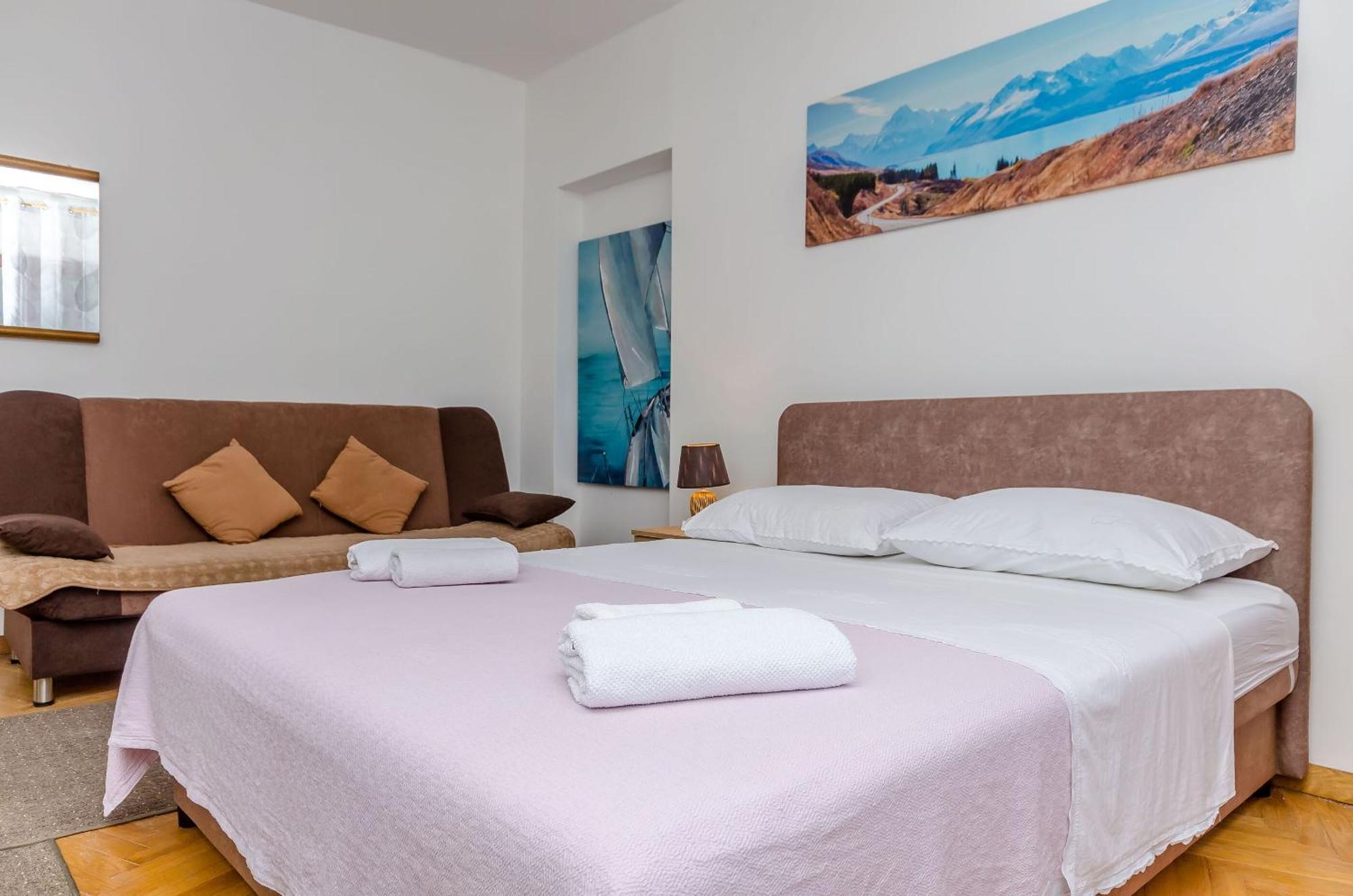 Apartments Tabak โตรกีร์ ภายนอก รูปภาพ