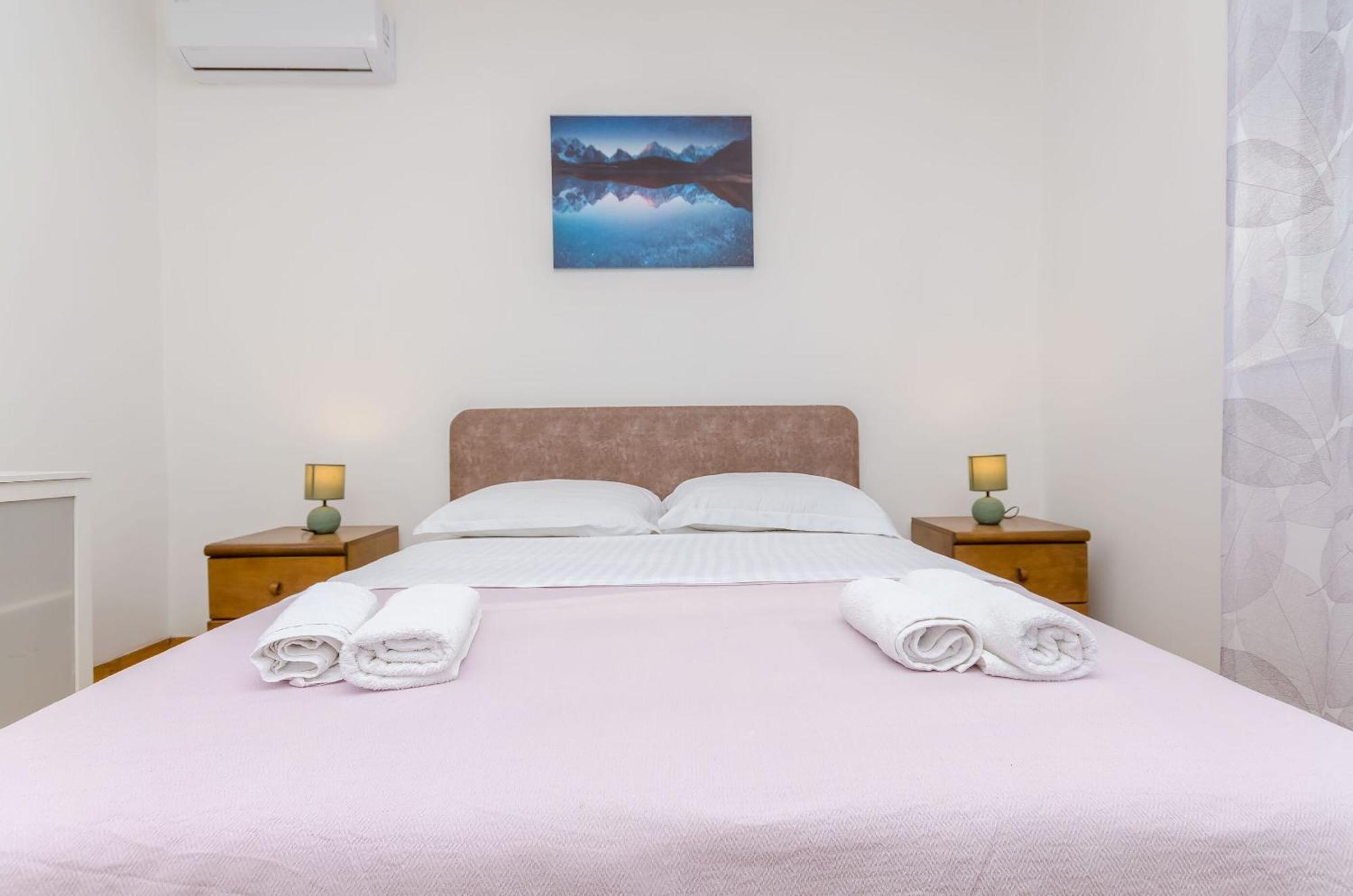 Apartments Tabak โตรกีร์ ภายนอก รูปภาพ