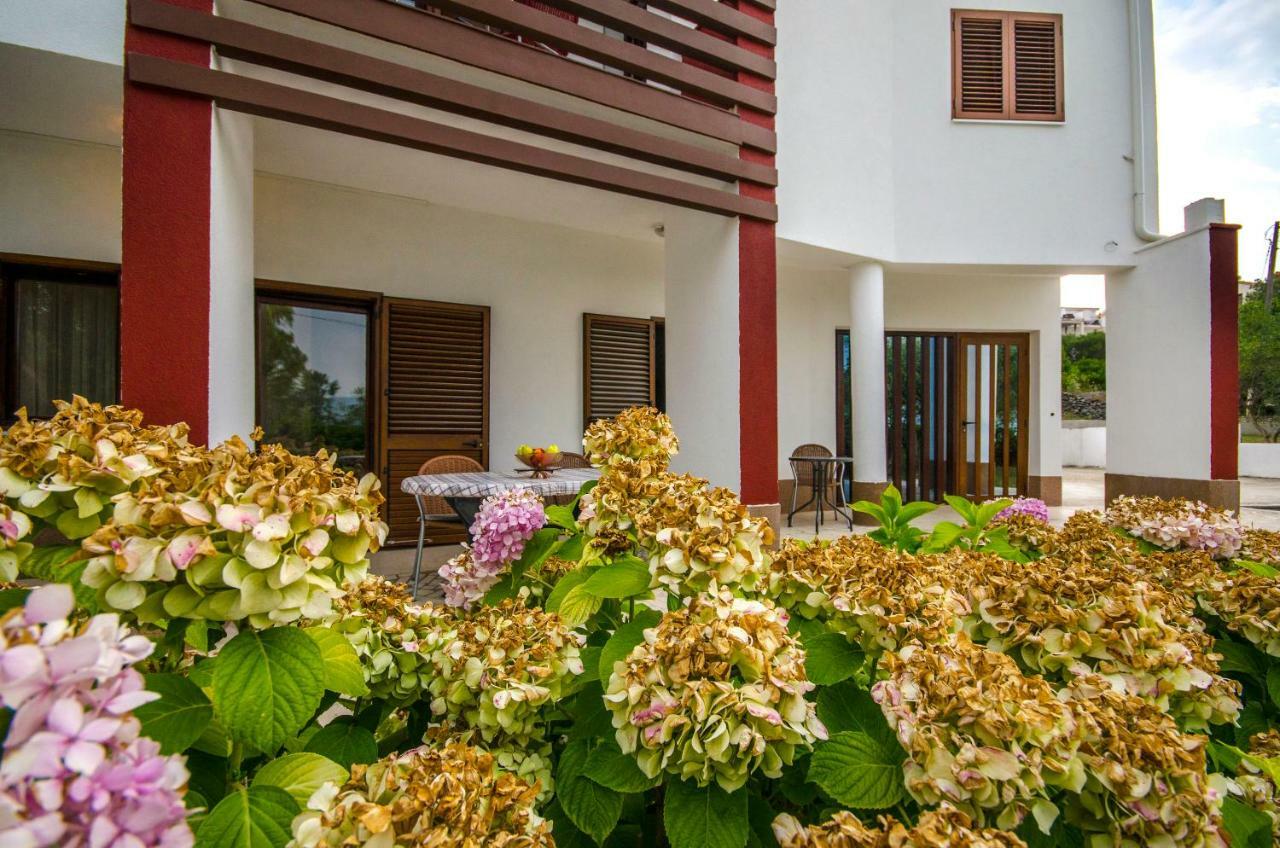 Apartments Tabak โตรกีร์ ภายนอก รูปภาพ