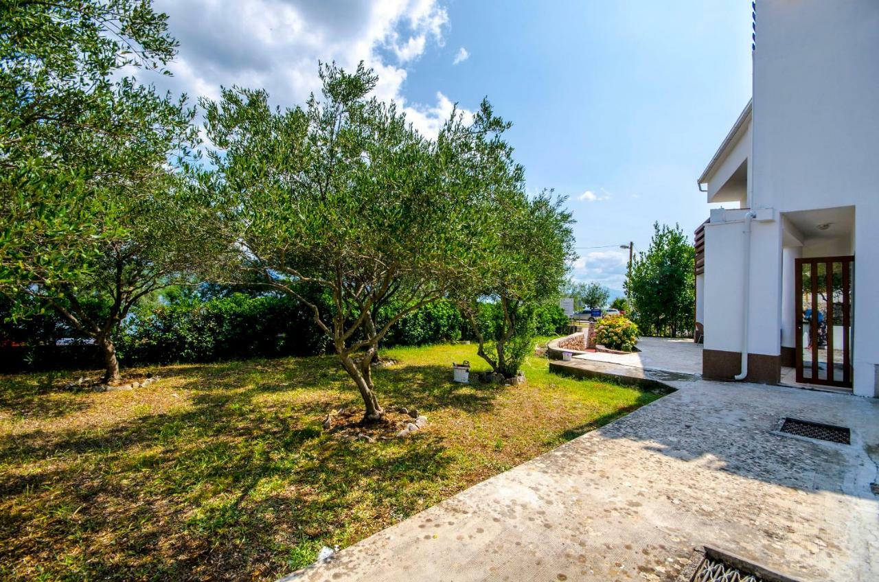 Apartments Tabak โตรกีร์ ภายนอก รูปภาพ